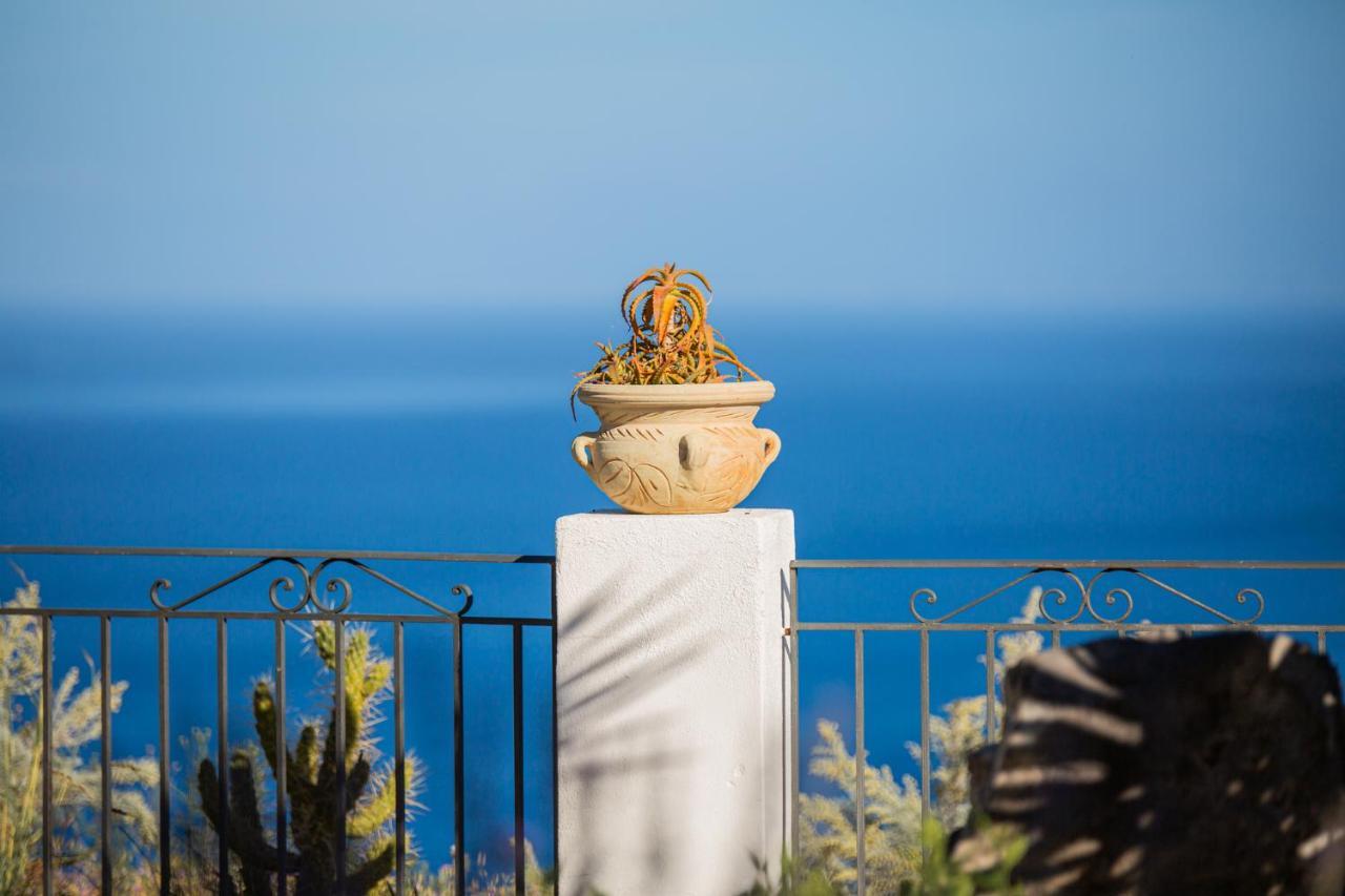 B&B Villa Maristella Lipari  Eksteriør billede